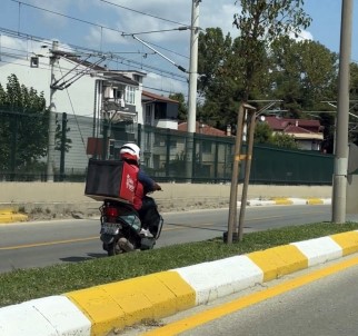 Ters Yönde Ilerleyen Tikla Gelsin Kuryesi Tehlike Saçti