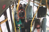 Yolcu Fark Etti Soför Para Dolu Çantayi Sahibine Teslim Etti Haberi