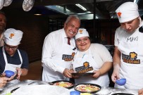Baskan Sadi Özdemir, Özel Çocuklarla Pizza Yapti Haberi