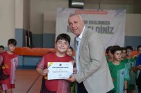 Kartal'da Yaz Spor Okulunun 3. Dönem Ögrencileri Sertifikalarini Aldi Haberi