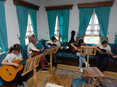 Osmaneli'nde Ücretsiz Müzik Kurslari Basladi