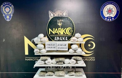 Otomobildeki Bavulda 19 Kilo 150 Gram Esrar Çikti