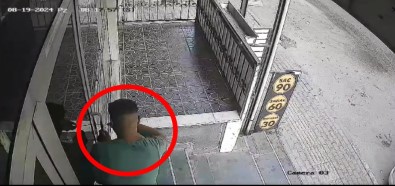 Polisten Kaçip Aracin Altinda Yakalanan 17 Yasindaki Zanli Suç Makinesi Çikti