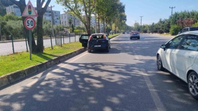 Bursa'da Motosiklet Ile Otomobil Çarpisti Açiklamasi 2 Yarali