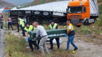 Samsun'daki Kazada Ölen 3 Kisinin Cansiz Bedeni Otopsi Için Morga Kaldirildi Haberi