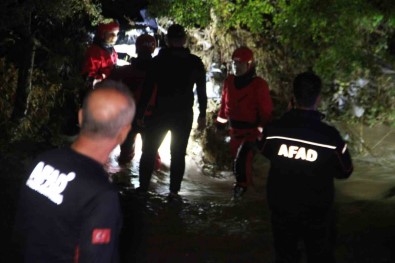 Selde Kaybolan Vatandasi Arama Çalismalari Devam Ediyor