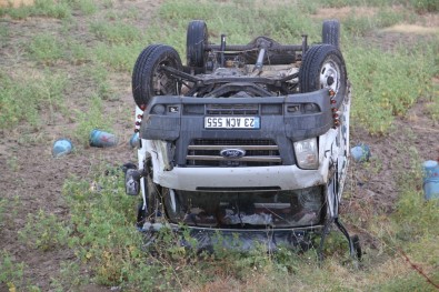 Tarim Isçilerini Tasiyan Minibüs Devrildi Açiklamasi 13 Yarali