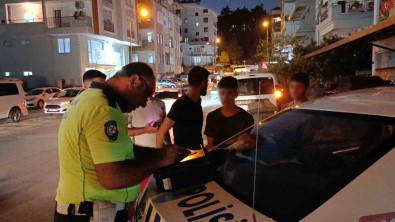 'Yarali Yok Anlasacagiz' Dediler, Araçlardaki 4 Kisi Hastaneye Kostu