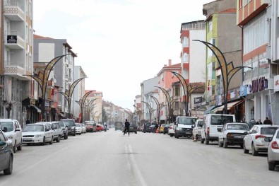 Alaca Belediyesi 4 Caddenin Aydinlatmasini YEDAS'a Devretti