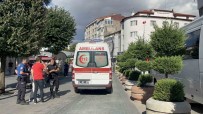 Annesiyle Yolda Yürüyen Adami Sirtindan Biçakladi Haberi
