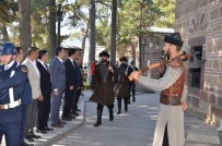 Bakan Yardimcisi Eminoglu, Ertugrul Gazi Türbesinde Alplerin Nöbet Degisimini Izledi Haberi