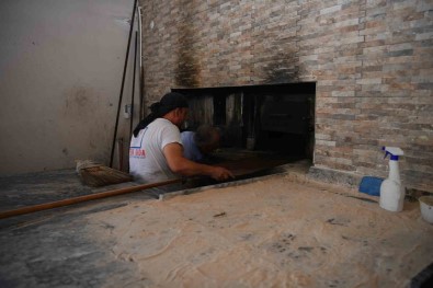 Baskan Büyükkiliç, Felahiye'de Esnaf Ve Vatandaslarla Bulustu