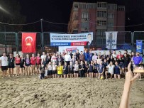 Gölcük'te Plaj Voleybolu Çekismeli Anlara Sahne Oldu Haberi