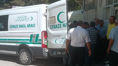 Karsiya Geçerken Otomobilin Çarptigi Yasli Adam Kurtarilamadi