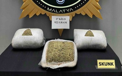 Yolcu Otobüsüyle Uyusturucu Tasiyan Süpheli Yakalandi