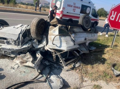 Araçtan Geriye Demir Yigini Kaldi, Taninmayan Araçtan Yarali Kurtuldu