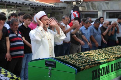 Bakana Attigi Tweet Ile Taninan Engelli Genç, Son Yolculuguna Ugurlandi