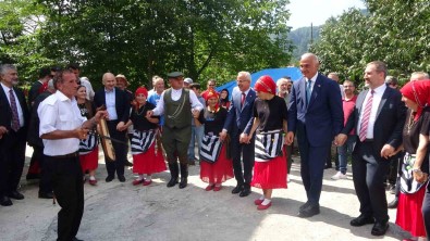 Bakanlar Uraloglu Ve Ersoy, Trabzon'daki Turizm Noktalarini Inceledi, Vatandaslarla Horon Oynadi