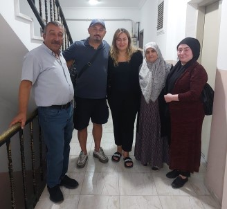 Buldugu Altin Ve Döviz Dolu Çantayi Sahibine Teslim Etti