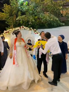 Dügünde Takinin Bu Kadari Pes Dedirtti Açiklamasi Damada Temizlik Malzemesi Takildi