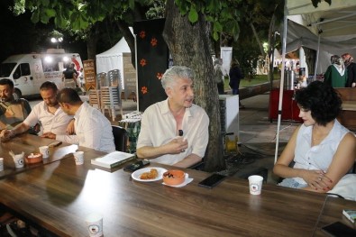 Imza Ve Söylesi Programinin Konugu Sönmez Oldu