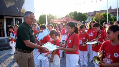 Kemer'de Kursiyerler Sertifikalarini Aldi