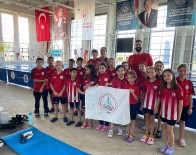 Minik Yüzücüler, Hayatini Kaybeden Sporcular Için Yüzdü Haberi