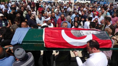 Sevgilisi Tarafindan Öldürülen Derya Ögretmen Karaman'da Topraga Verildi