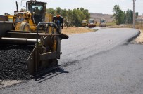 Sögüt'e Bagli Köy Yollari Asfaltlama Çalismalari Ile Yenileniyor Haberi