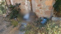 Video Çekmek Için Gittikleri 'Cinli Köy'de Ceset Buldular Haberi