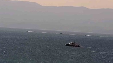 Yalova'da Arama Kurtarma Çalismalarinda Heyecanlandiran Görüntü