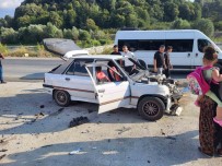 Alapli'da Trafik Kazasi Açiklamasi 2 Kisi Yaralandi