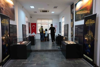 Asirlik Vaftiz Kovasi Yillarca Yalak Olarak Kullanildi, Simdi Ise Müzede Ziyaretçilerin Gözde Eseri