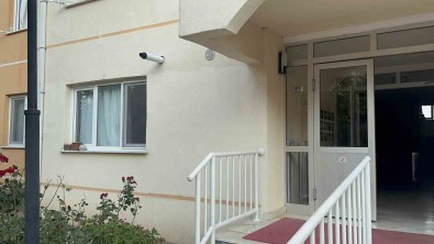 Bursa'da Kan Donduran Olay Açiklamasi Babasini Öldürdü, Annesini Agir Yaraladi