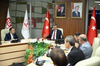 Vali Çiftçi, Muhtarlar Ile Bir Araya Geldi Haberi