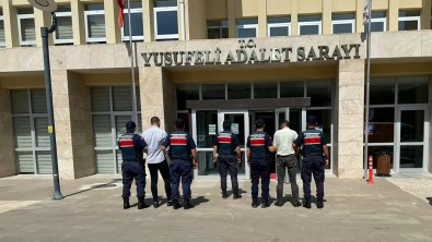 Artvin'de Uyusturucu Ticareti Yapan Baba Ve Ogul Tutuklandi