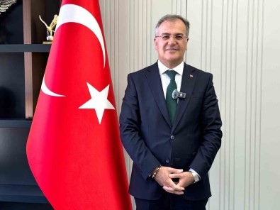 Baskan Özdogan'dan Zafer Bayrami Mesaji