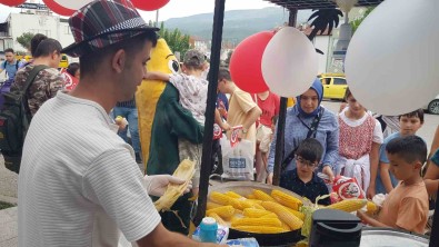 'Çilgin Misirci'nin Tek Derdi Özel Çocuklari Mutlu Etmek