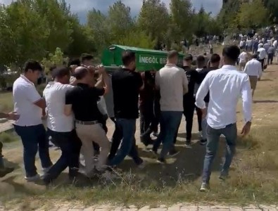 Genç Mühendis Trafik Kazasinda Hayatini Kaybetti