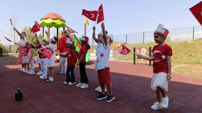 Miniklerin 30 Agustos Coskusu