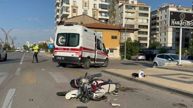 Otomobil Motosiklete Çarpip Kaçti Açiklamasi 1 Yarali