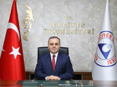 Rektör Prof. Dr. Altun, Zafer Bayrami'ni Kutladi