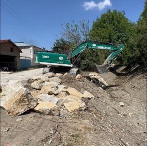 Taskin Önleme Amaciyla Dere Islah Çalismalari Yapildi