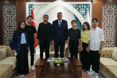 Vali Çelik Açiklamasi 'Hakkari'de 836 Ögrenci Üniversite Hayalini Gerçeklestirdi'