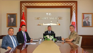 Vali Eldivan, Bakan Yerlikaya Ve Tekin'in Baskanliginda Yapilan Toplantiya VKS Üzerinden Katildi