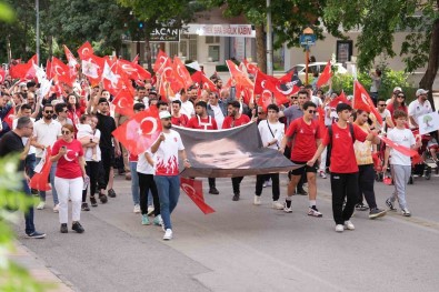 Yilmaz'dan Fener Alayina Davet
