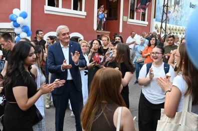 Bozüyük'te Çocuklar 3'Üncü Geleneksel Sanatevi Panayiri'nda Çok Eglendi