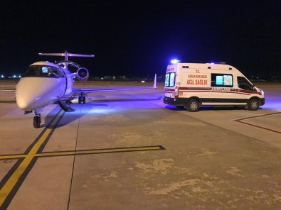 Van'da Ambulans Uçak Minik Bebek Için Havalandi