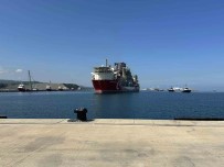 Zonguldak Protokolü Abdülhamid Han Sondaj Gemisi'ni Karsiladi