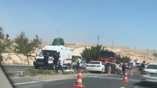 Şanlıurfa’da 2 otomobil çarpıştı: 1 ölü, 1 yaralı